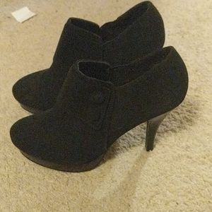 Gorgeous suede black heeled booties